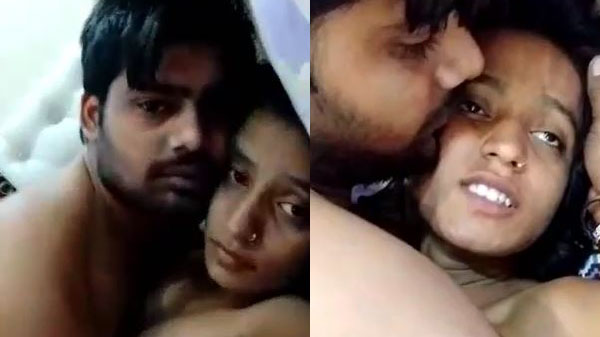 Delhi ki ladki Dolly chud gayi bf se maje lete hue